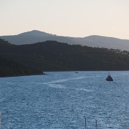 Brand New Aparment With Sea View & Swimming Pool At Ciovo - Villa Fiorentini Trogir Buitenkant foto
