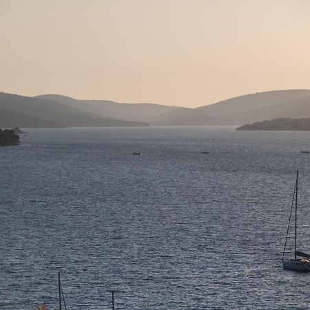 Brand New Aparment With Sea View & Swimming Pool At Ciovo - Villa Fiorentini Trogir Buitenkant foto