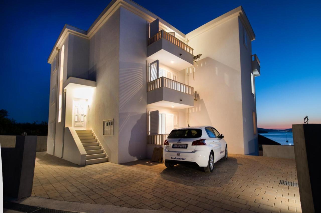 Brand New Aparment With Sea View & Swimming Pool At Ciovo - Villa Fiorentini Trogir Buitenkant foto