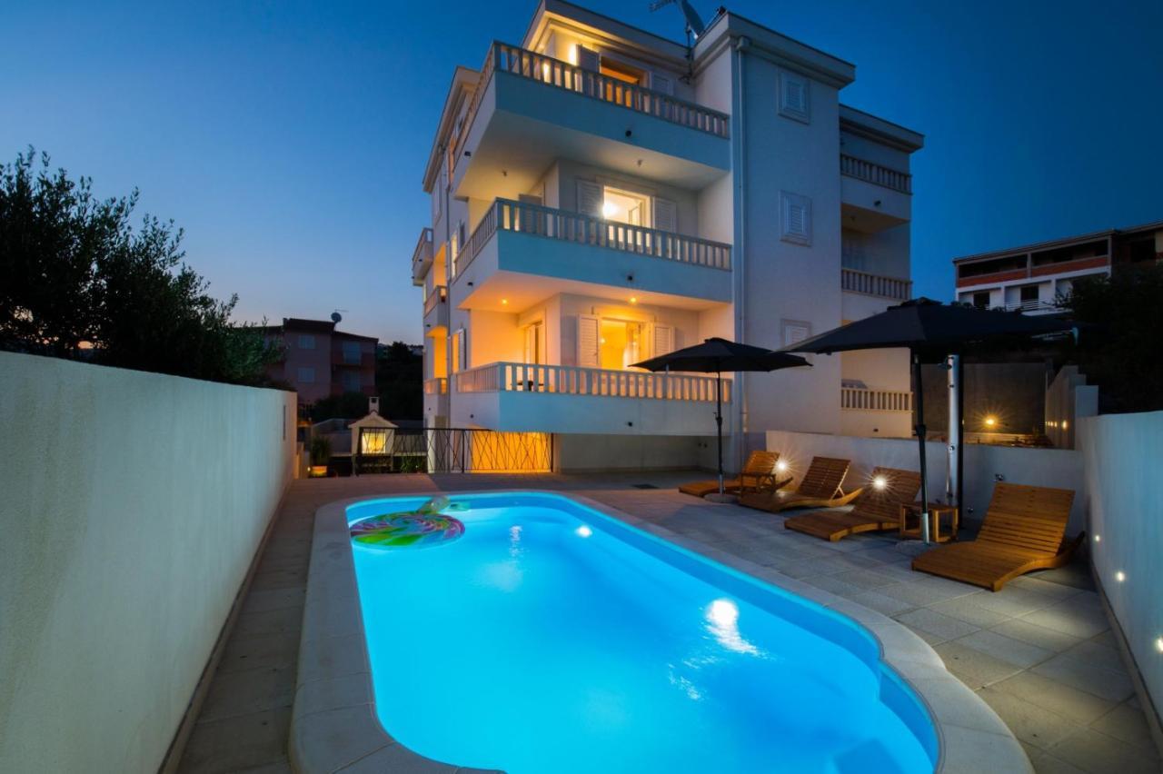 Brand New Aparment With Sea View & Swimming Pool At Ciovo - Villa Fiorentini Trogir Buitenkant foto
