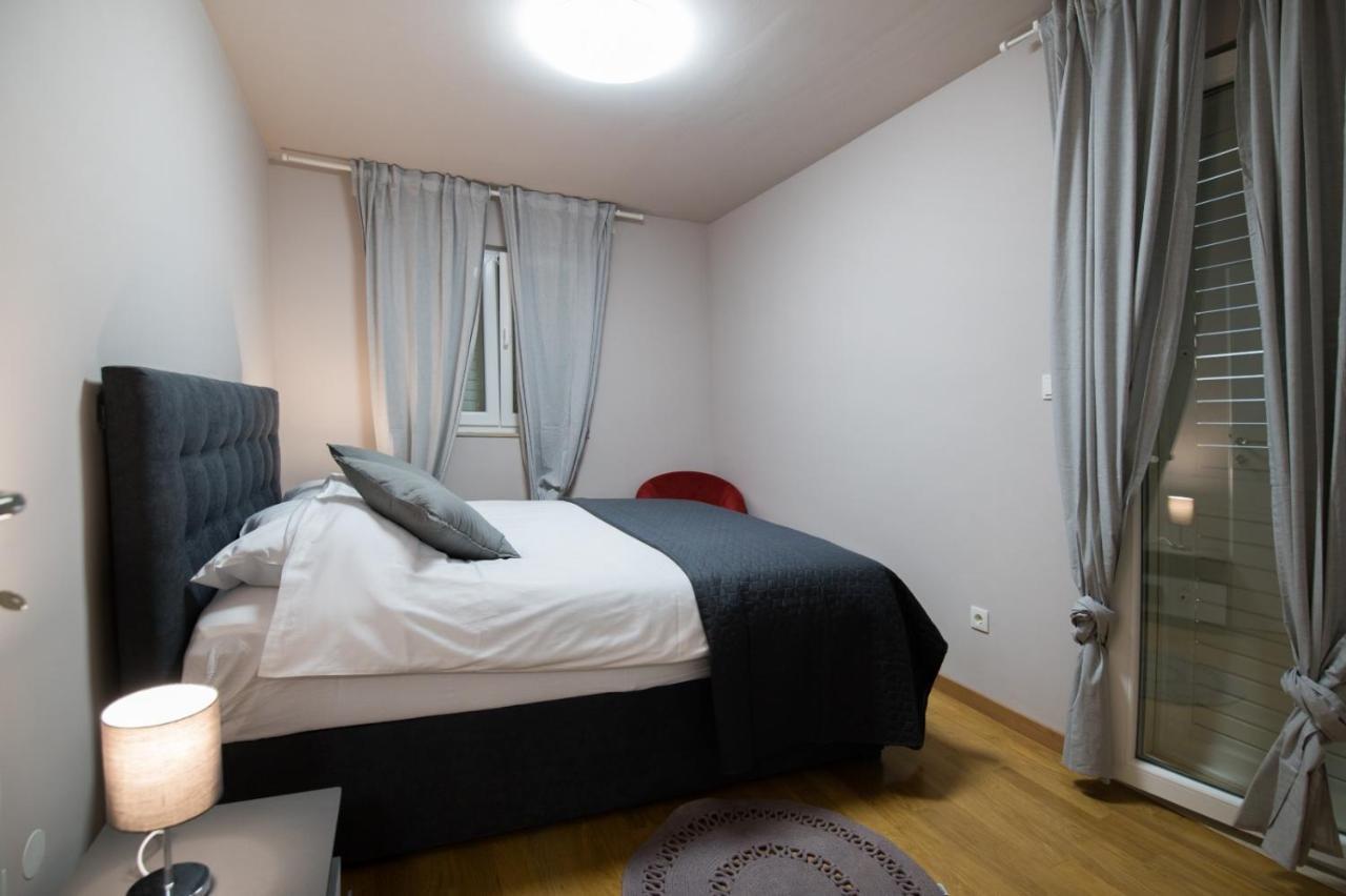 Brand New Aparment With Sea View & Swimming Pool At Ciovo - Villa Fiorentini Trogir Buitenkant foto
