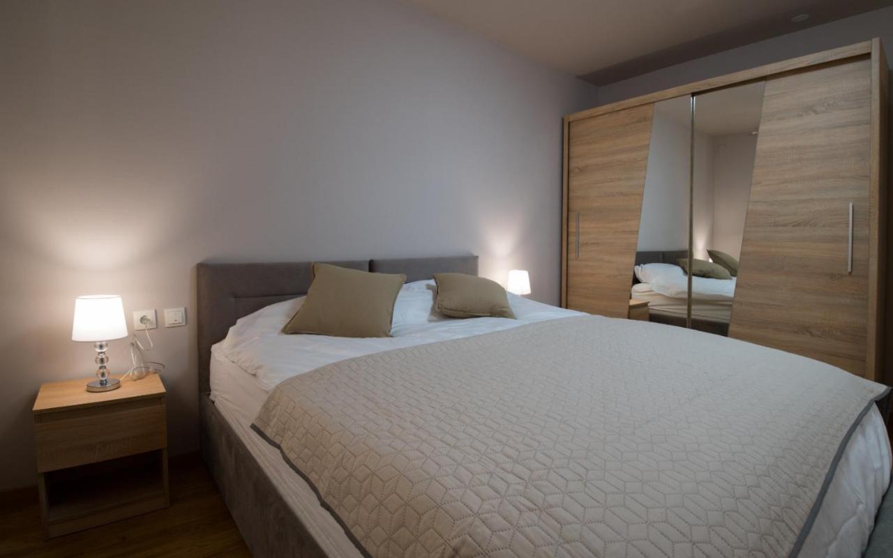 Brand New Aparment With Sea View & Swimming Pool At Ciovo - Villa Fiorentini Trogir Buitenkant foto