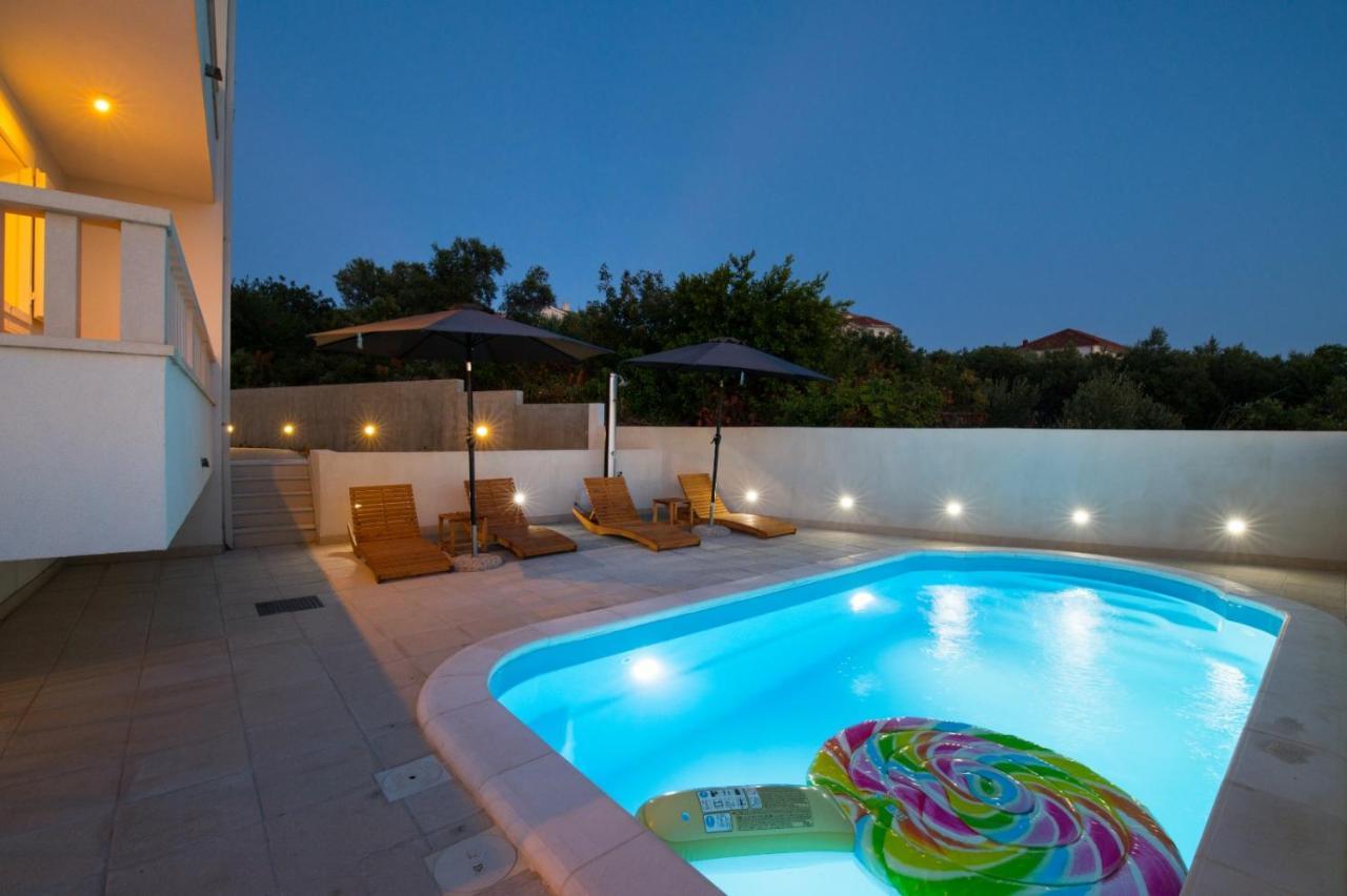 Brand New Aparment With Sea View & Swimming Pool At Ciovo - Villa Fiorentini Trogir Buitenkant foto