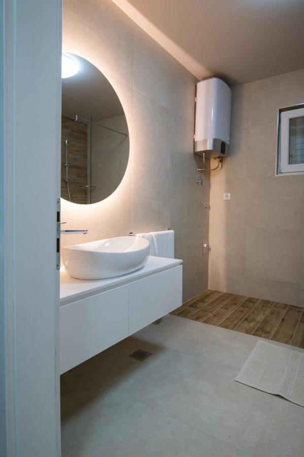Brand New Aparment With Sea View & Swimming Pool At Ciovo - Villa Fiorentini Trogir Buitenkant foto