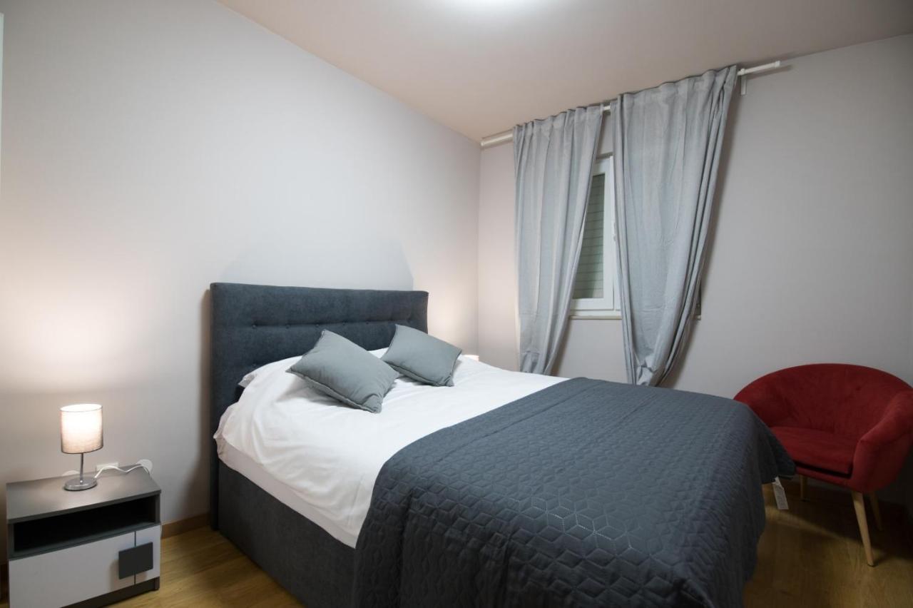Brand New Aparment With Sea View & Swimming Pool At Ciovo - Villa Fiorentini Trogir Buitenkant foto